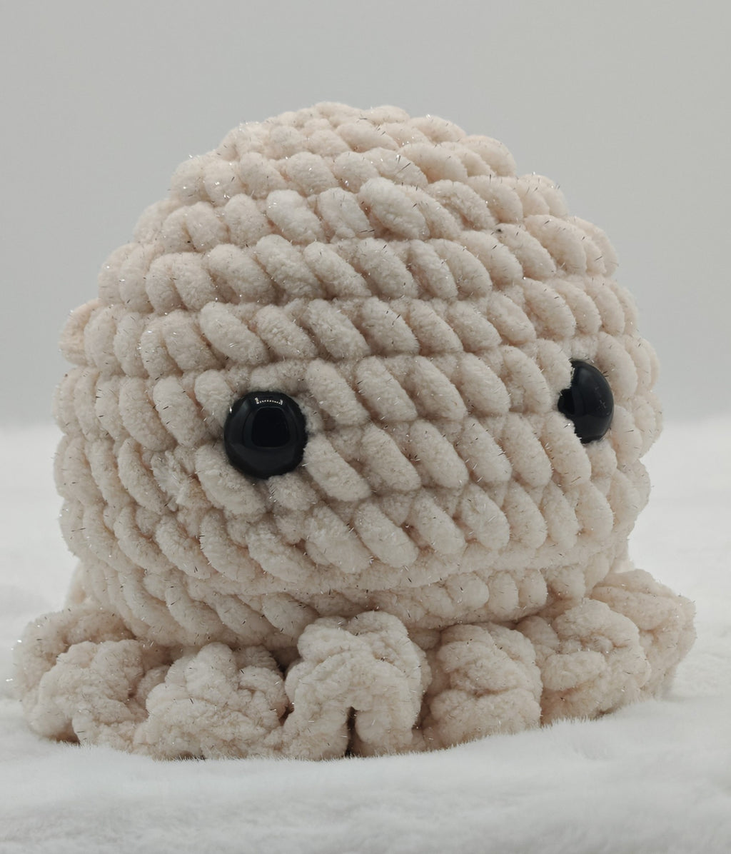 Gehäkelte Kuschel‑Qualle „Jelly“ | Weiches Amigurumi‑Plüschtier handgemacht | Geschenk & Deko (Offwhite)