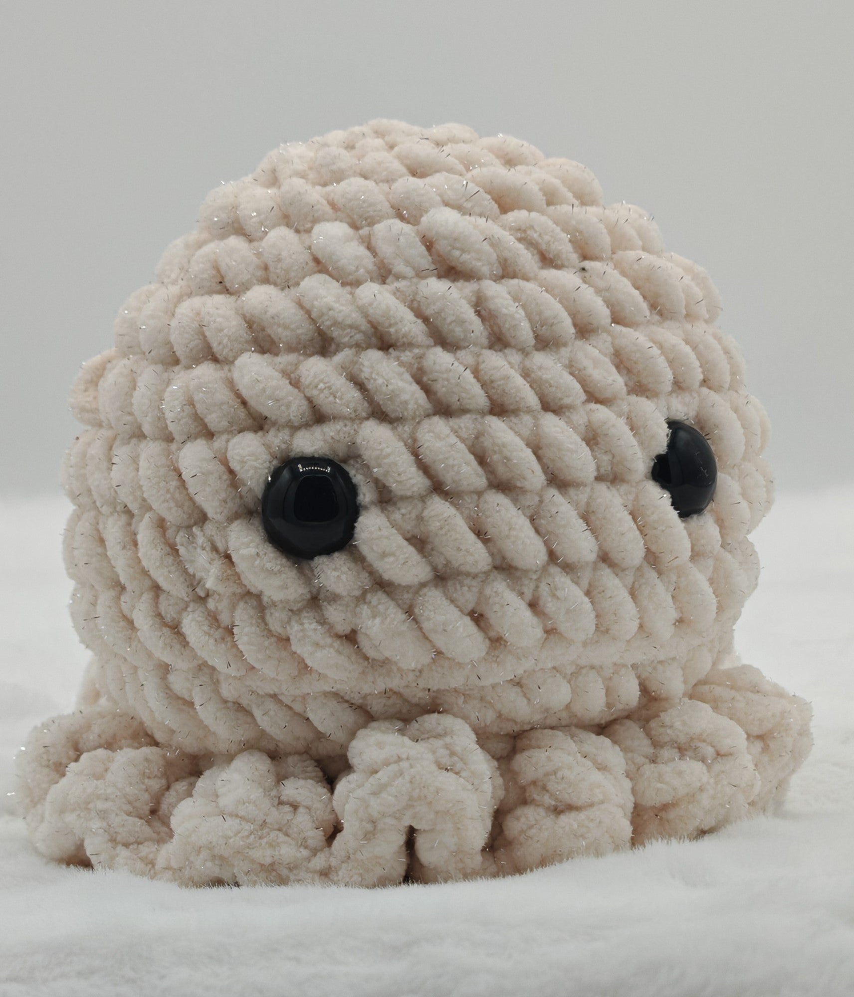 Gehäkelte Kuschel‑Qualle „Jelly“ | Weiches Amigurumi‑Plüschtier handgemacht | Geschenk & Deko (Offwhite)