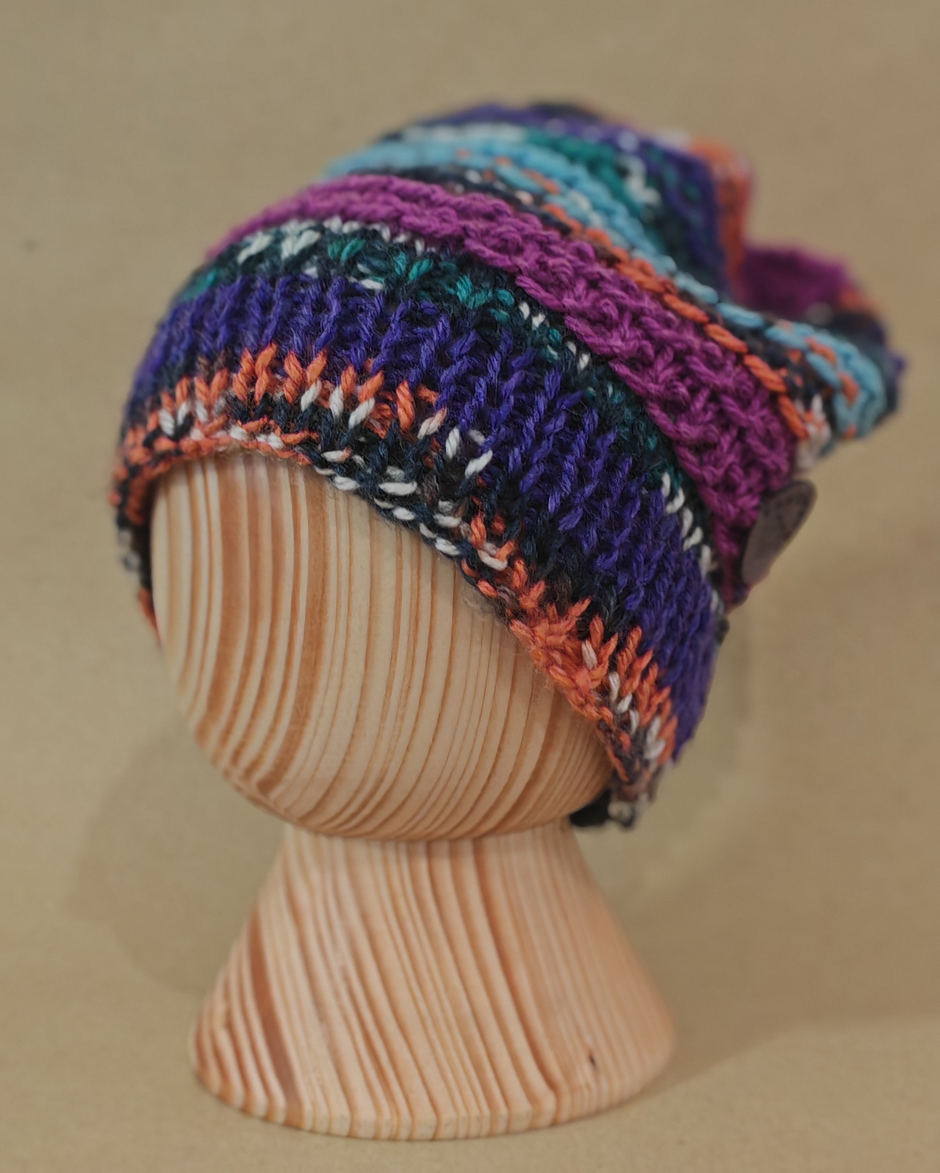 Handgestrickte Kindermütze aus Wolle – Bunt & Warm | Handmade Wintermütze