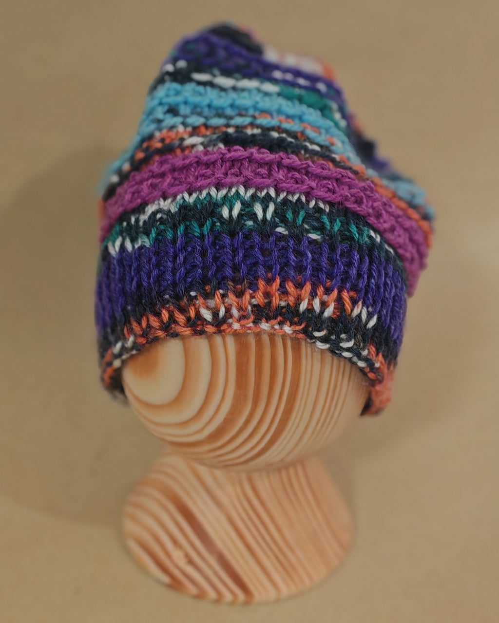 Handgestrickte Kindermütze aus Wolle – Bunt & Warm | Handmade Wintermütze
