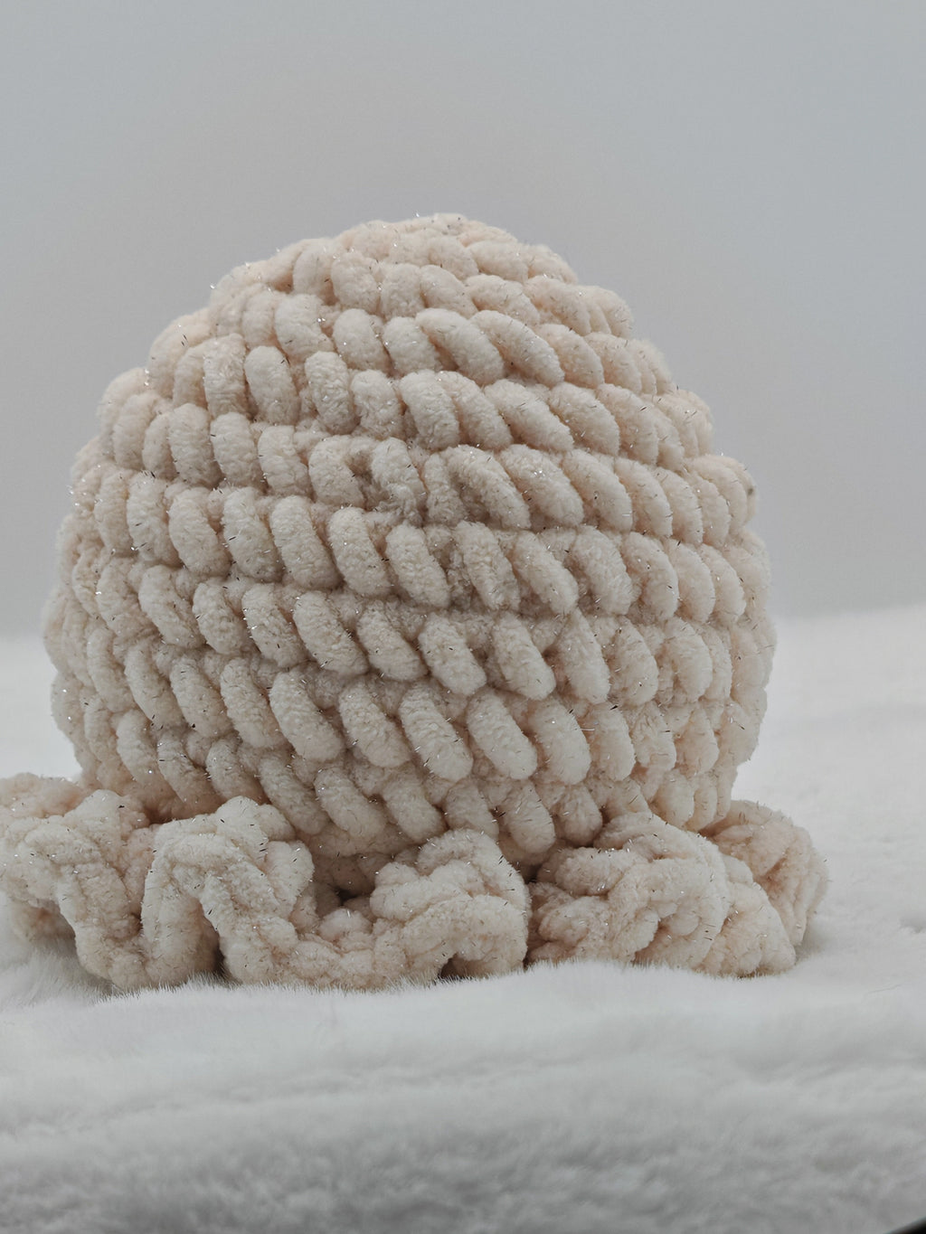 Gehäkelte Kuschel‑Qualle „Jelly“ | Weiches Amigurumi‑Plüschtier handgemacht | Geschenk & Deko (Offwhite)