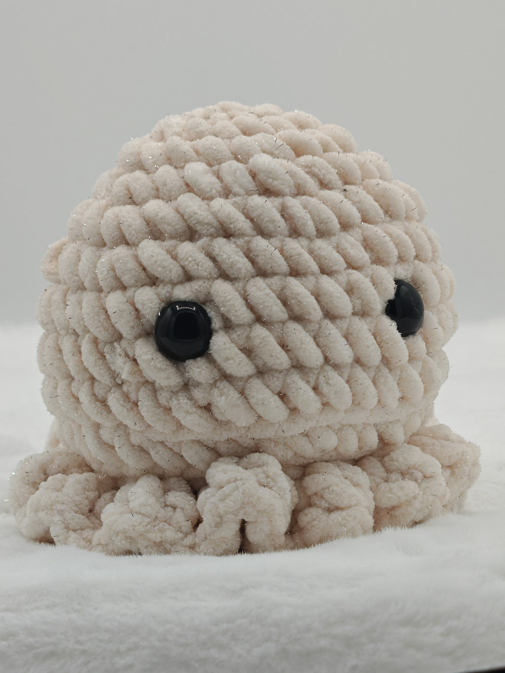 Gehäkelte Kuschel‑Qualle „Jelly“ | Weiches Amigurumi‑Plüschtier handgemacht | Geschenk & Deko (Offwhite)