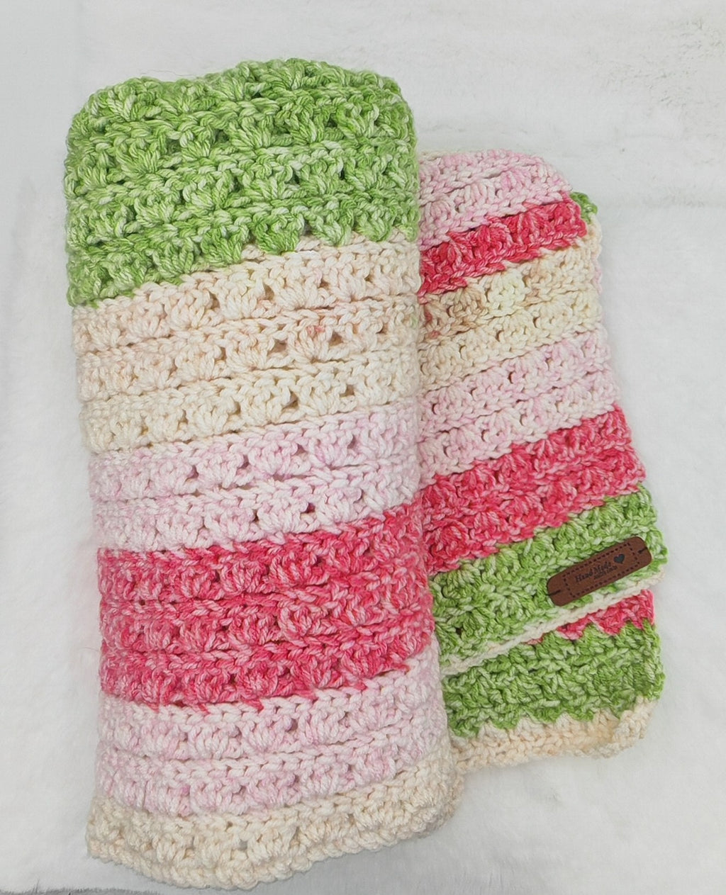 Gehäkelte gestreifte Decke | Handgemachte Kuscheldecke & Wohnaccessoire | Boho Deko