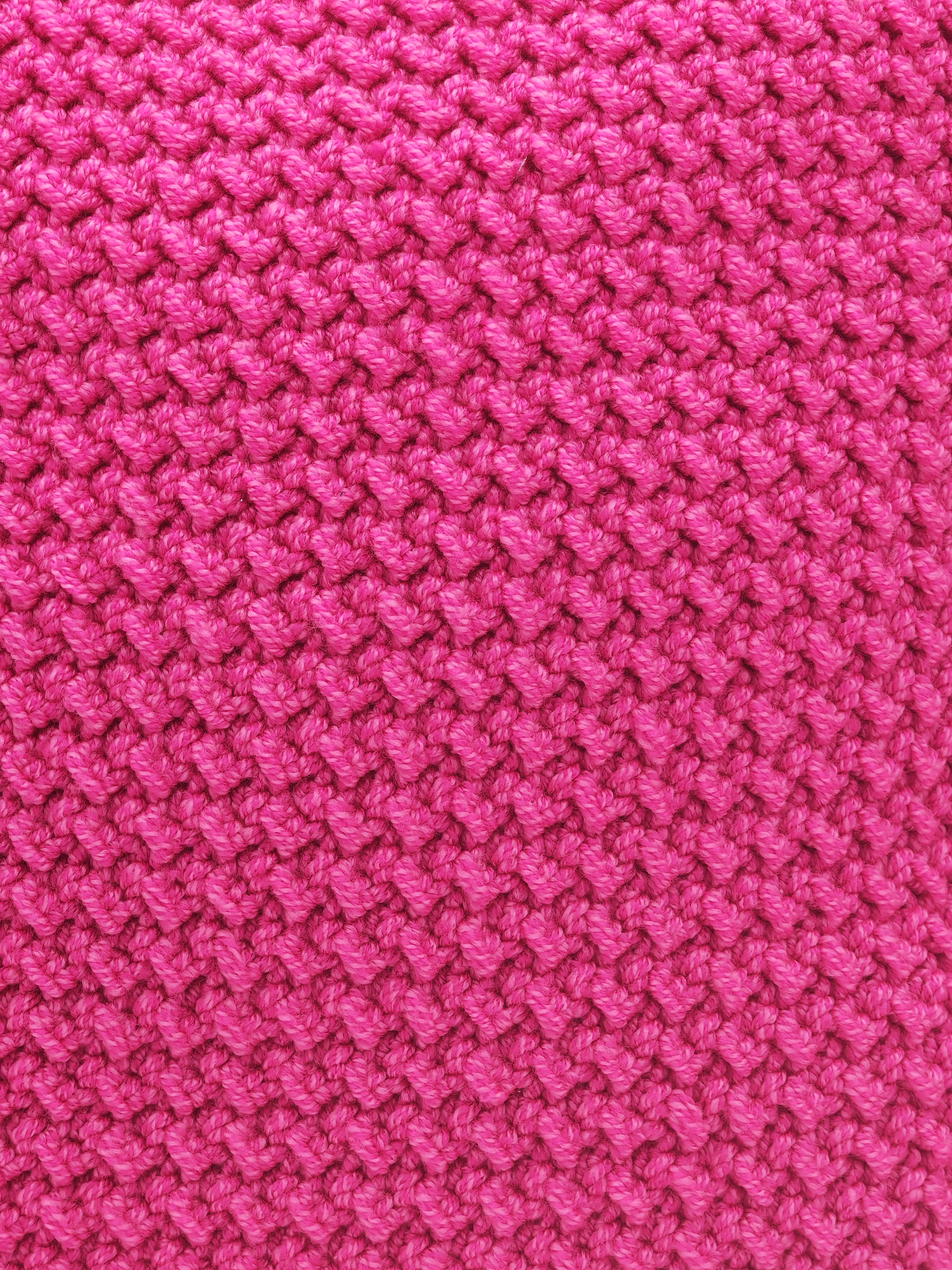 Handgemachtes Häkelkissen in Pink | Weiches Dekokissen für Sofa & Schlafzimmer