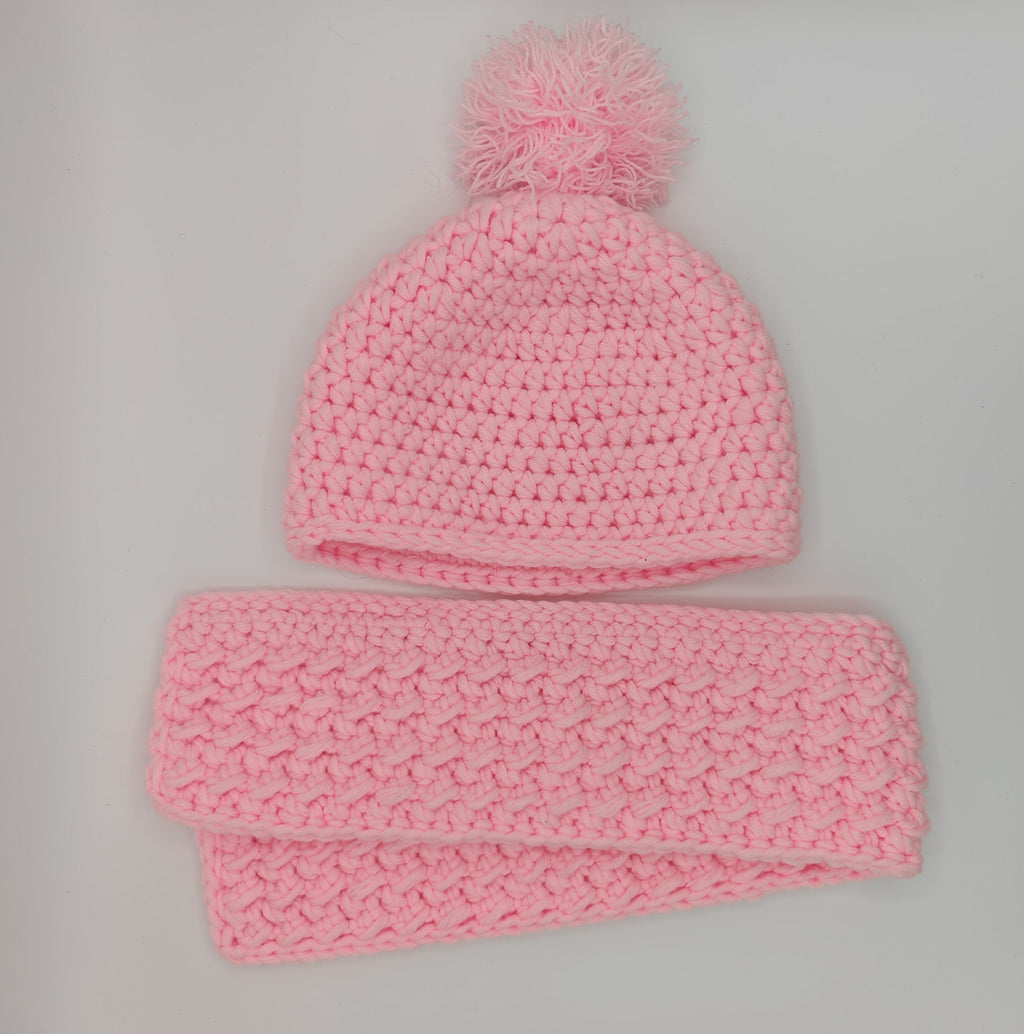 Gehäkeltes Baby- & Kinderset | Mütze mit Bommel & Schal | Rosa | Handgemacht