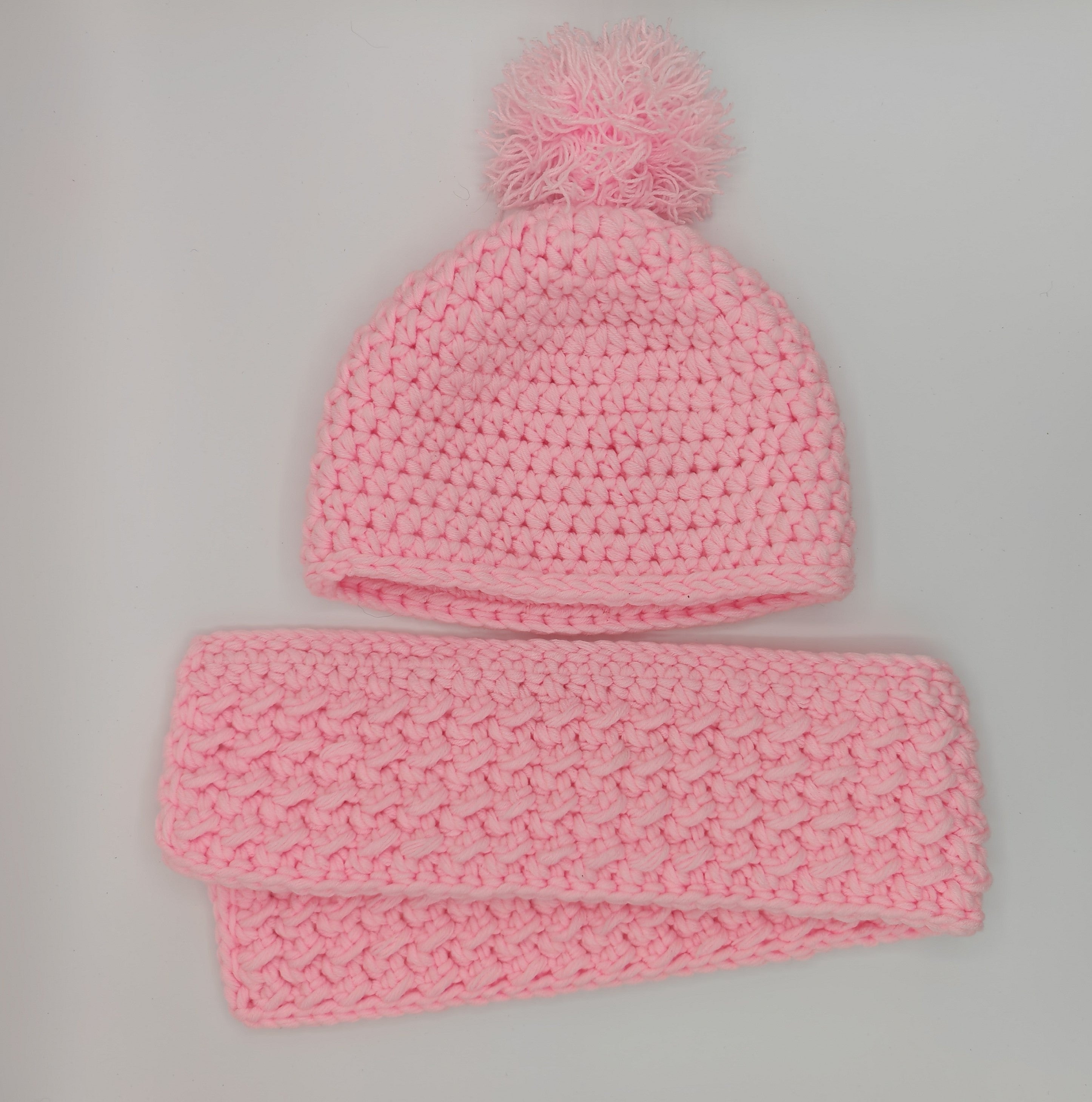 Gehäkeltes Baby- & Kinderset | Mütze mit Bommel & Schal | Rosa | Handgemacht