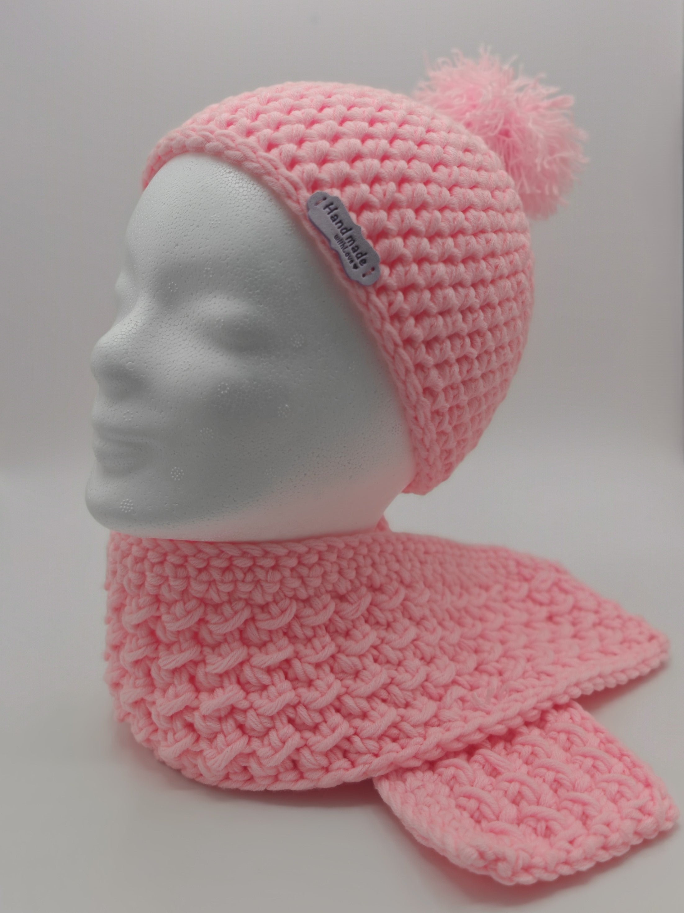 Gehäkeltes Baby- & Kinderset | Mütze mit Bommel & Schal | Rosa | Handgemacht