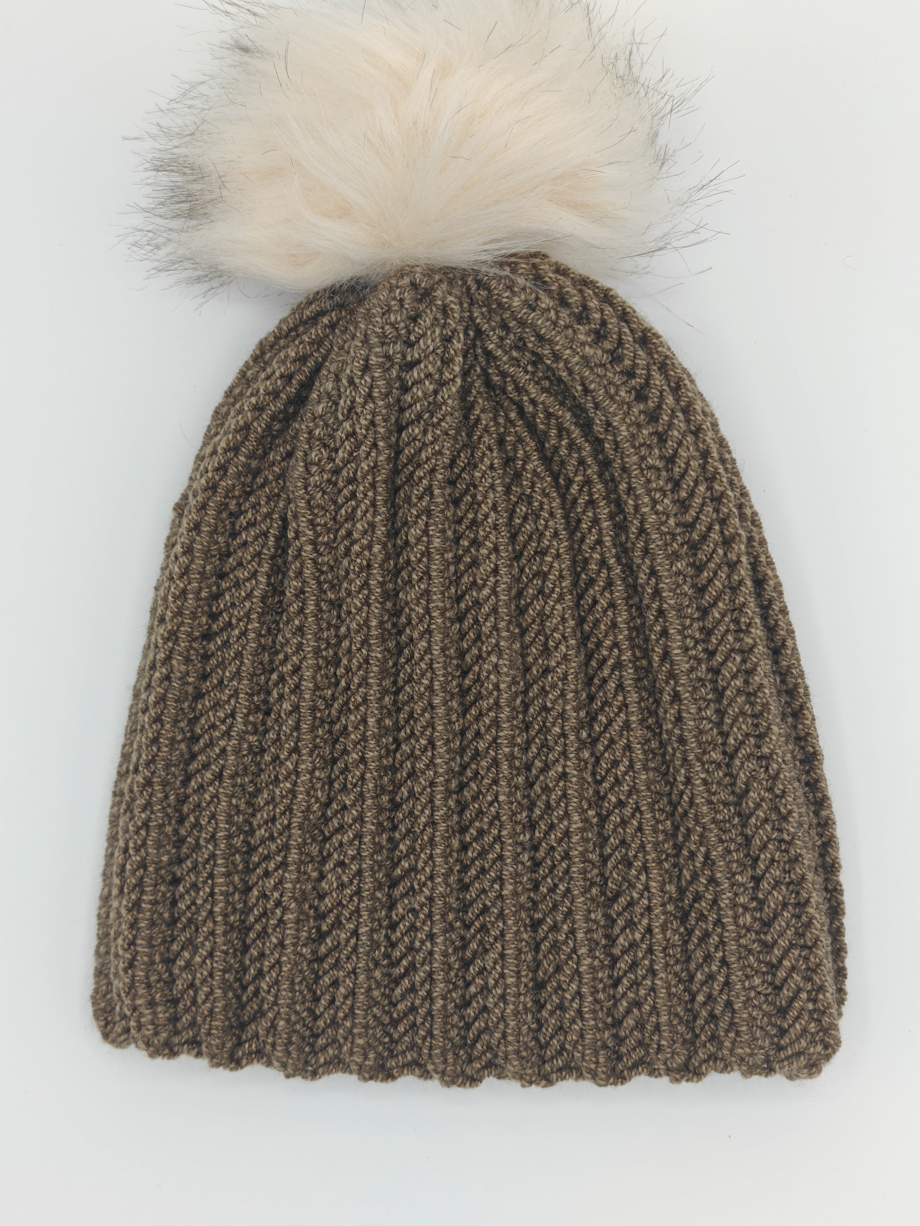 Handgehäkelte Wintermütze | wahlweise mit Bommel oder mit fester Schleife