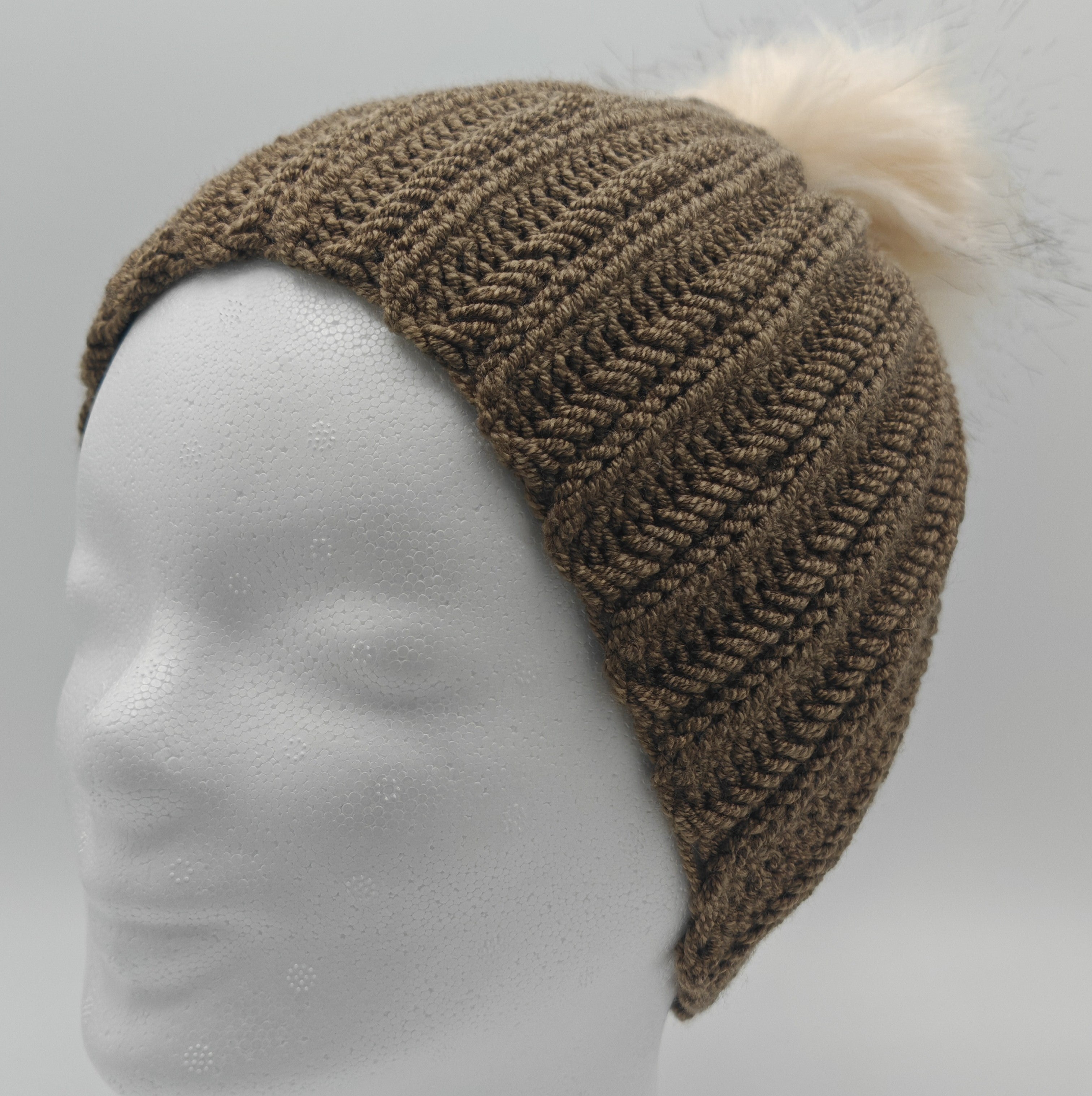 Handgehäkelte Wintermütze | wahlweise mit Bommel oder mit fester Schleife