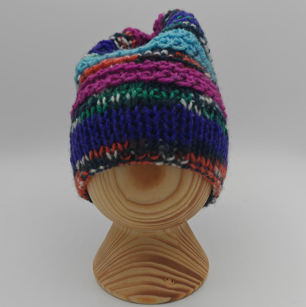 Handgestrickte Kindermütze aus Wolle – Bunt & Warm | Handmade Wintermütze