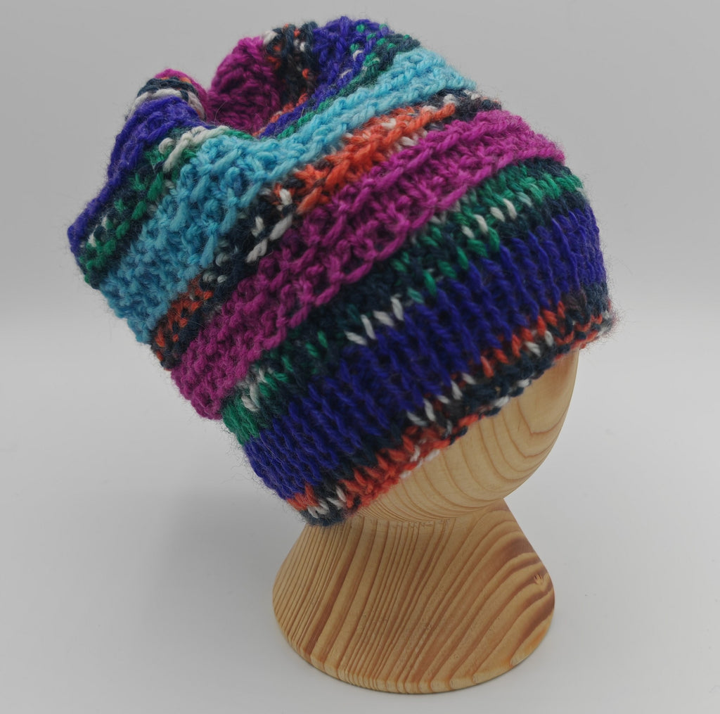 Handgestrickte Kindermütze aus Wolle – Bunt & Warm | Handmade Wintermütze