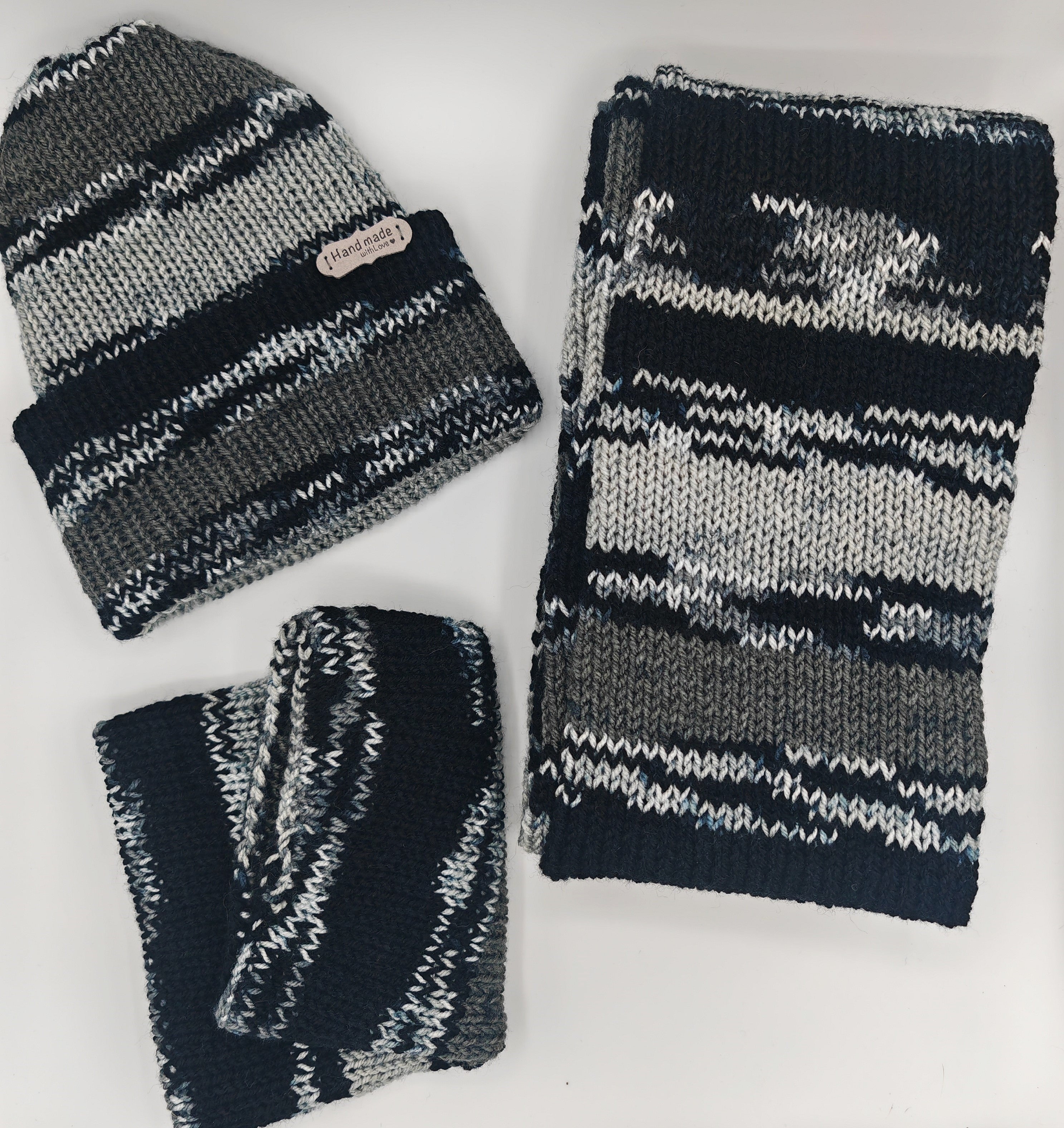 Handgestricktes Partnerlook Set – Mütze, Schal & Hundeloop | Handmade Winterset Unikat