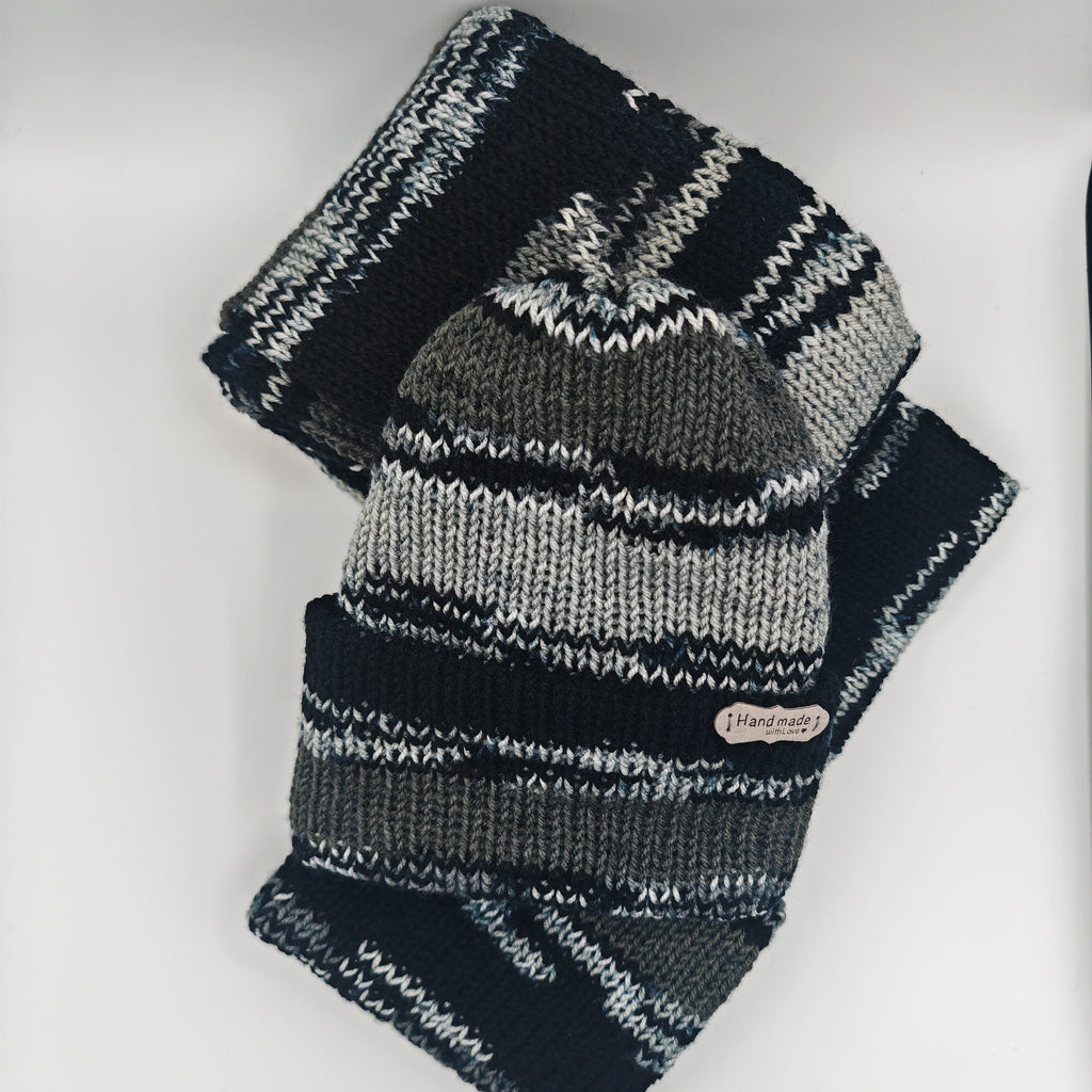 Handgestricktes Partnerlook Set – Mütze, Schal & Hundeloop | Handmade Winterset Unikat