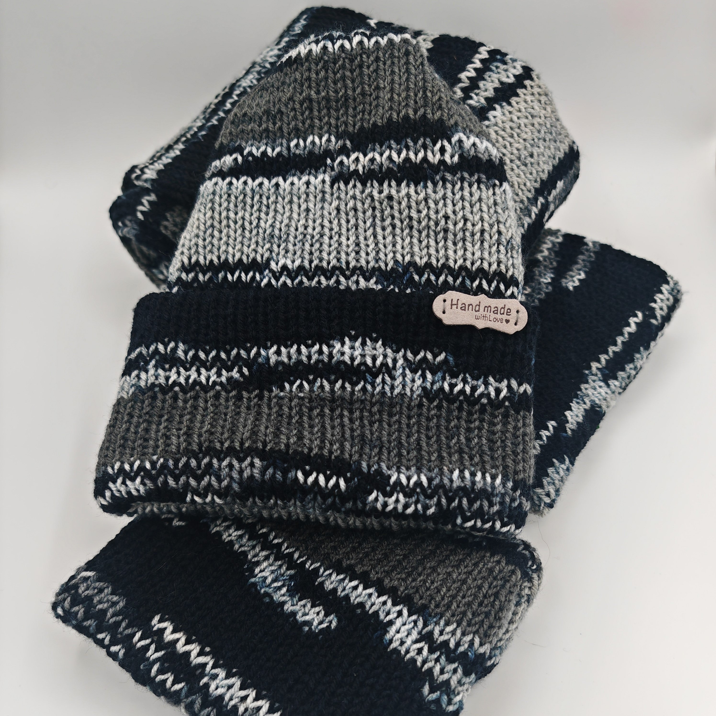 Handgestricktes Partnerlook Set – Mütze, Schal & Hundeloop | Handmade Winterset Unikat