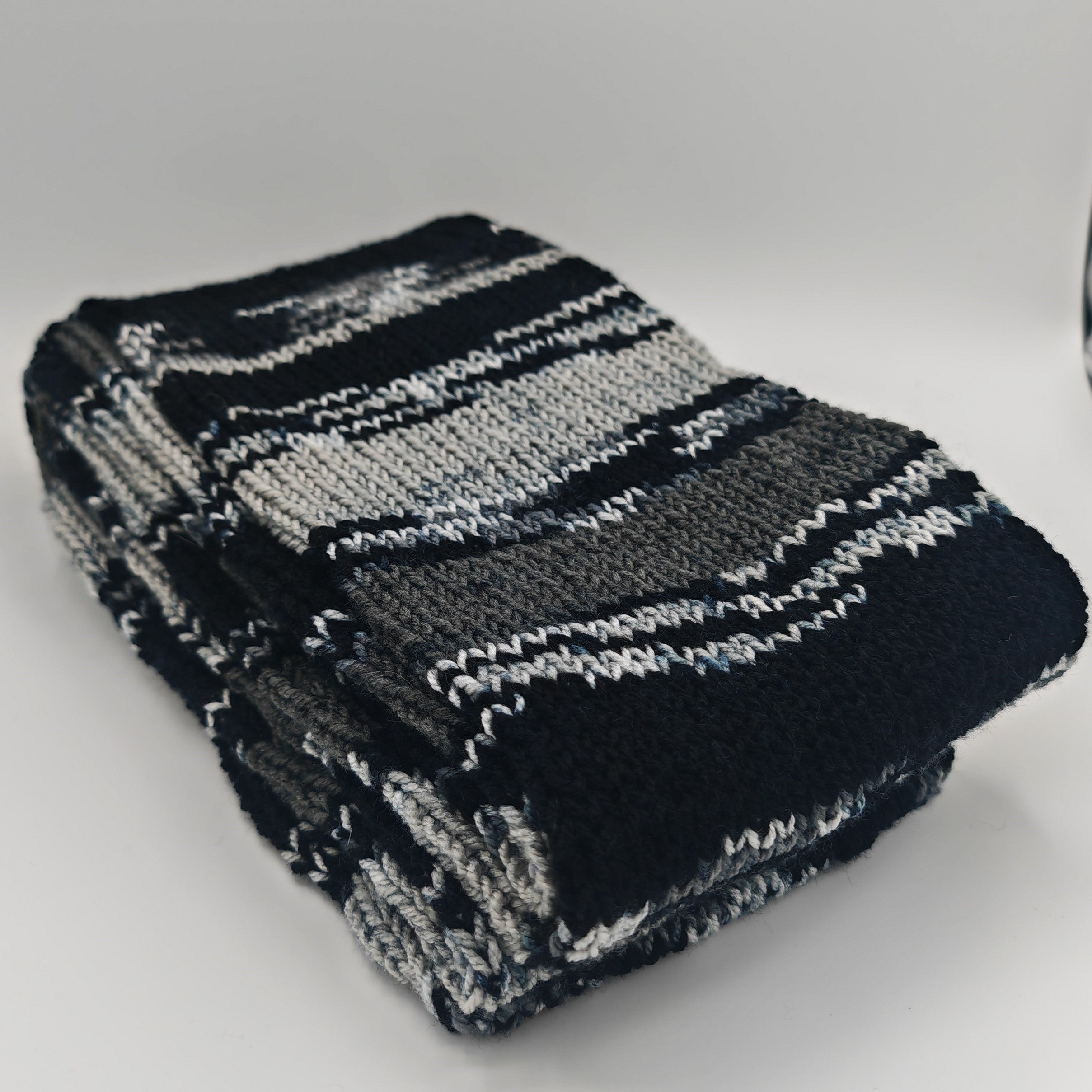 Handgestricktes Partnerlook Set – Mütze, Schal & Hundeloop | Handmade Winterset Unikat