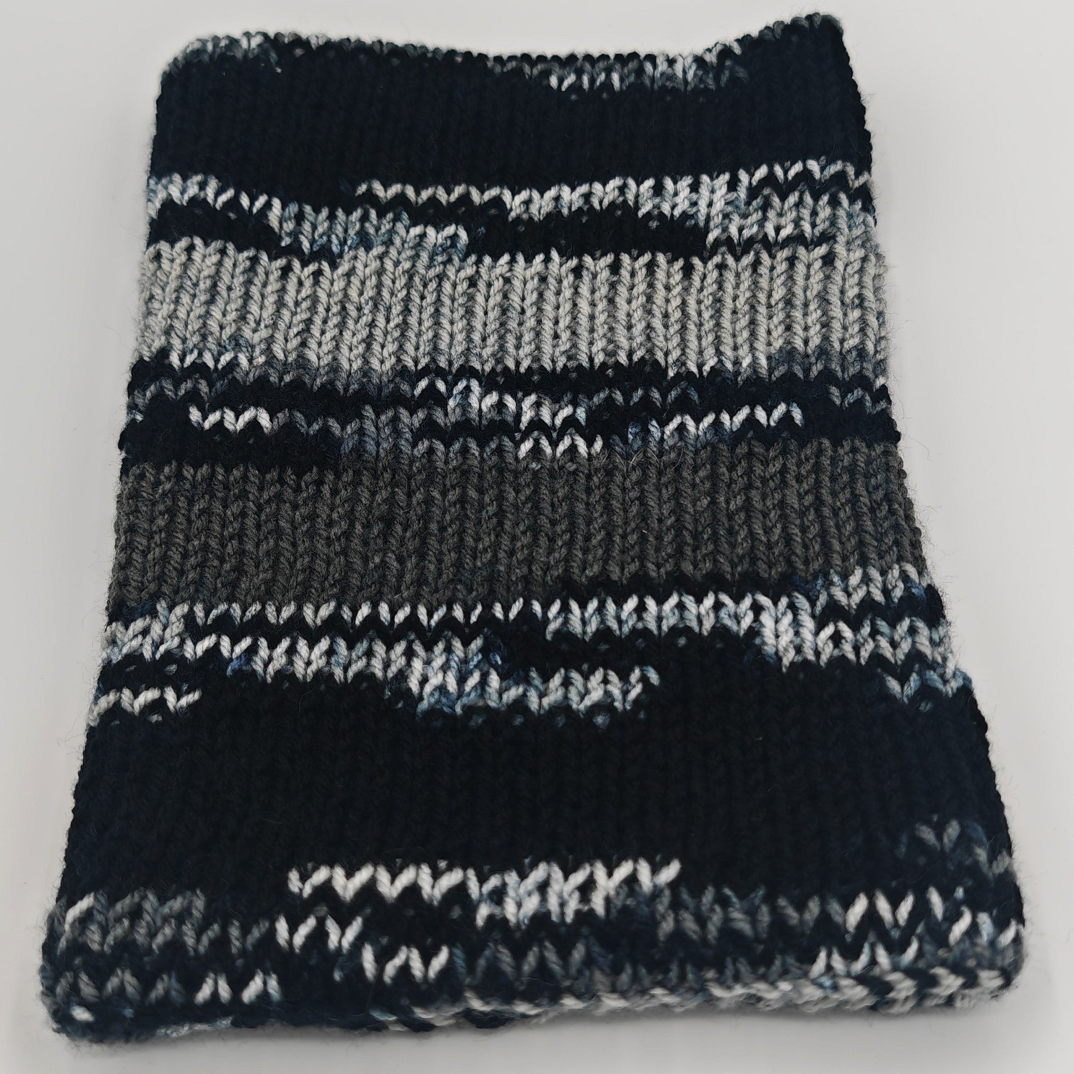 Handgestricktes Partnerlook Set – Mütze, Schal & Hundeloop | Handmade Winterset Unikat