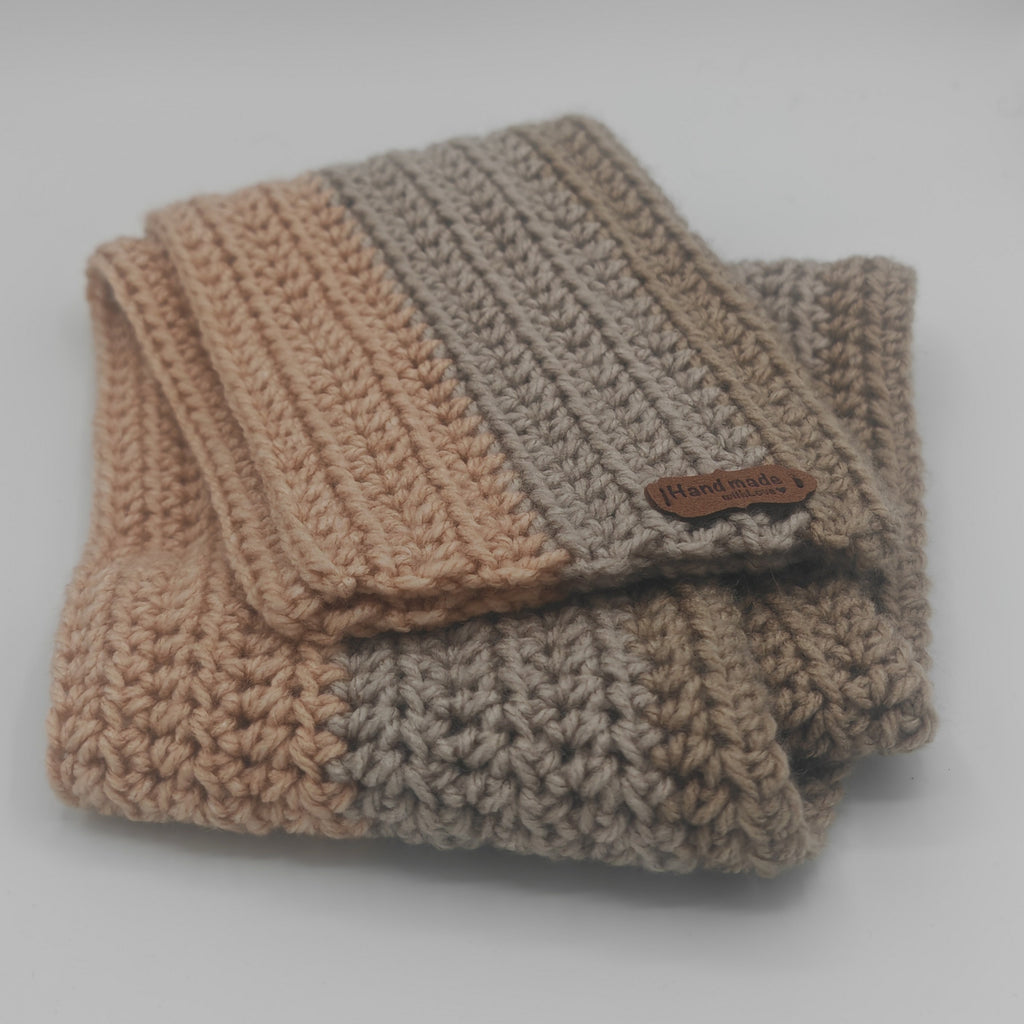 Handgehäkelter Schal in Naturtönen – kuschelig & zeitlos | Unikat