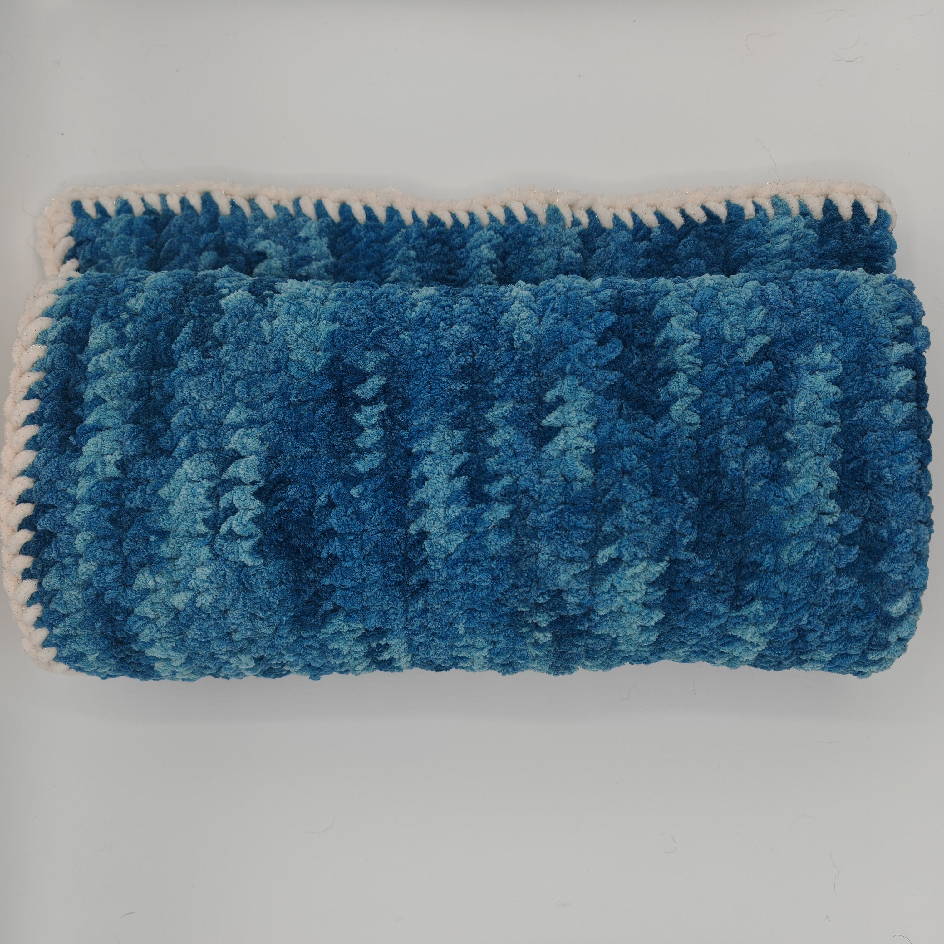 Handgehäkelte Kuscheldecke in Blau | Sofa- & Babydecke | Handgemacht