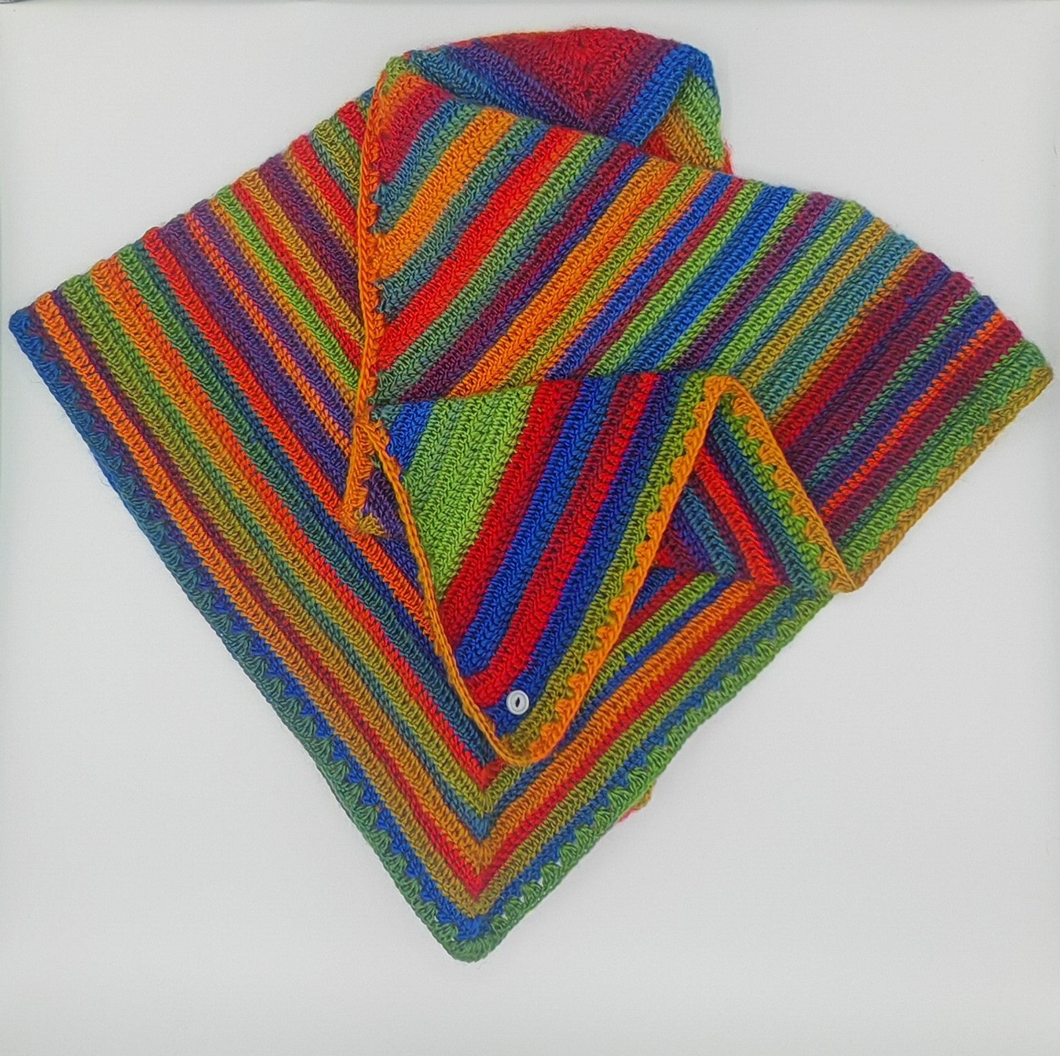 Handgehäkeltes Regenbogen Dreieckstuch – Unikat | Boho Häkeltuch