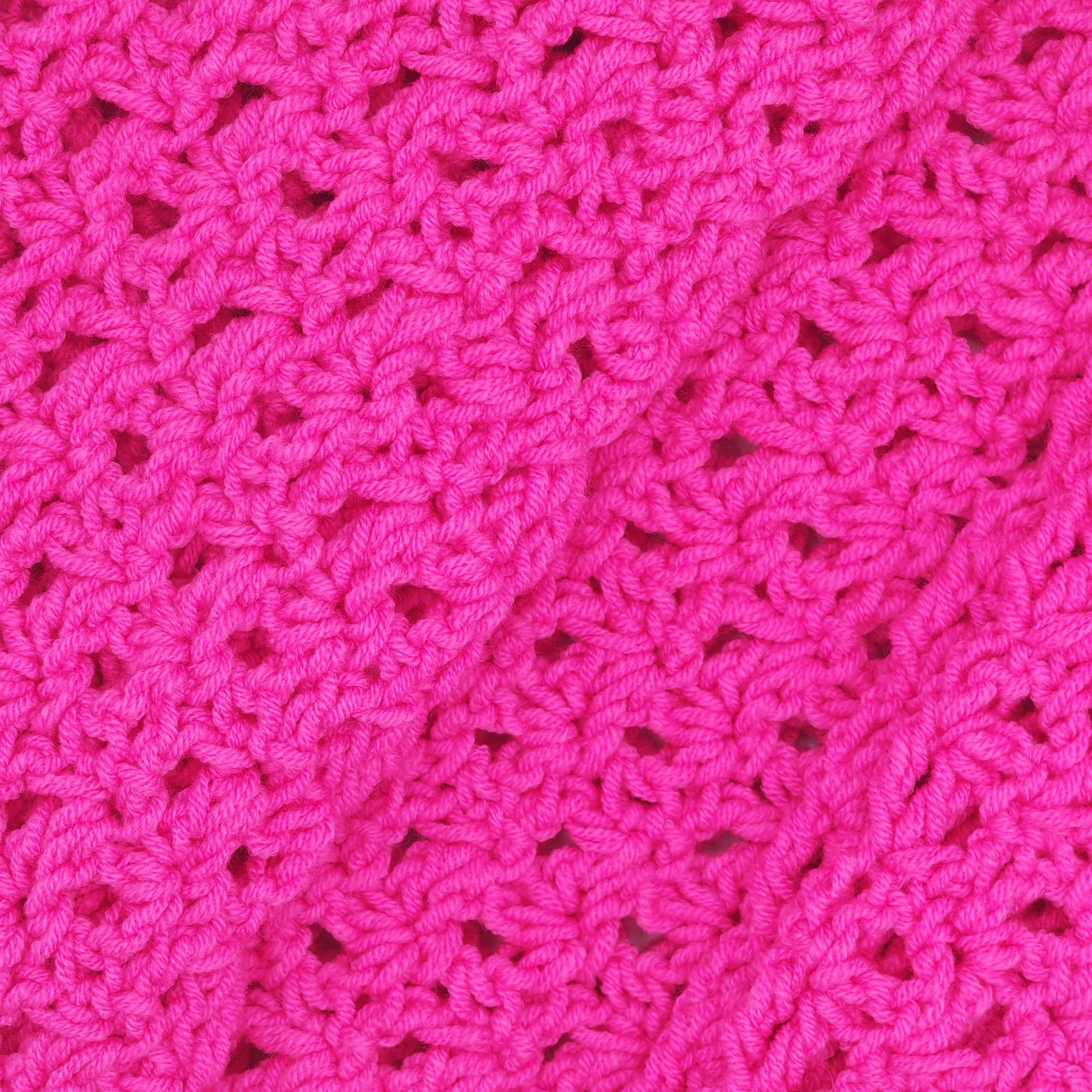 Gehäkeltes Dreieckstuch Pink – Handgemachtes Schultertuch Damen – Boho Häkel Schal – Leichtes Sommertuch