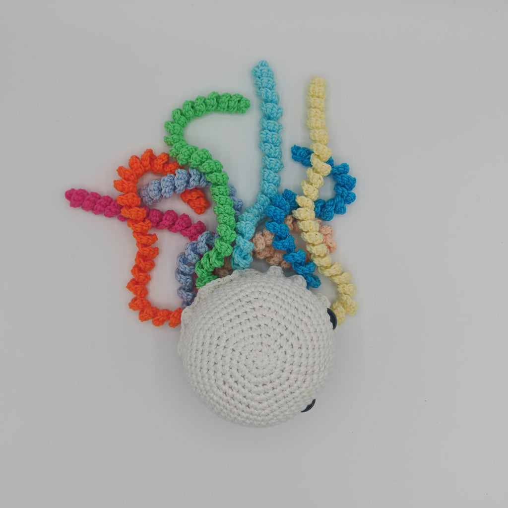 Handgemachte Häkel-Qualle – Amigurumi Deko aus Baumwolle