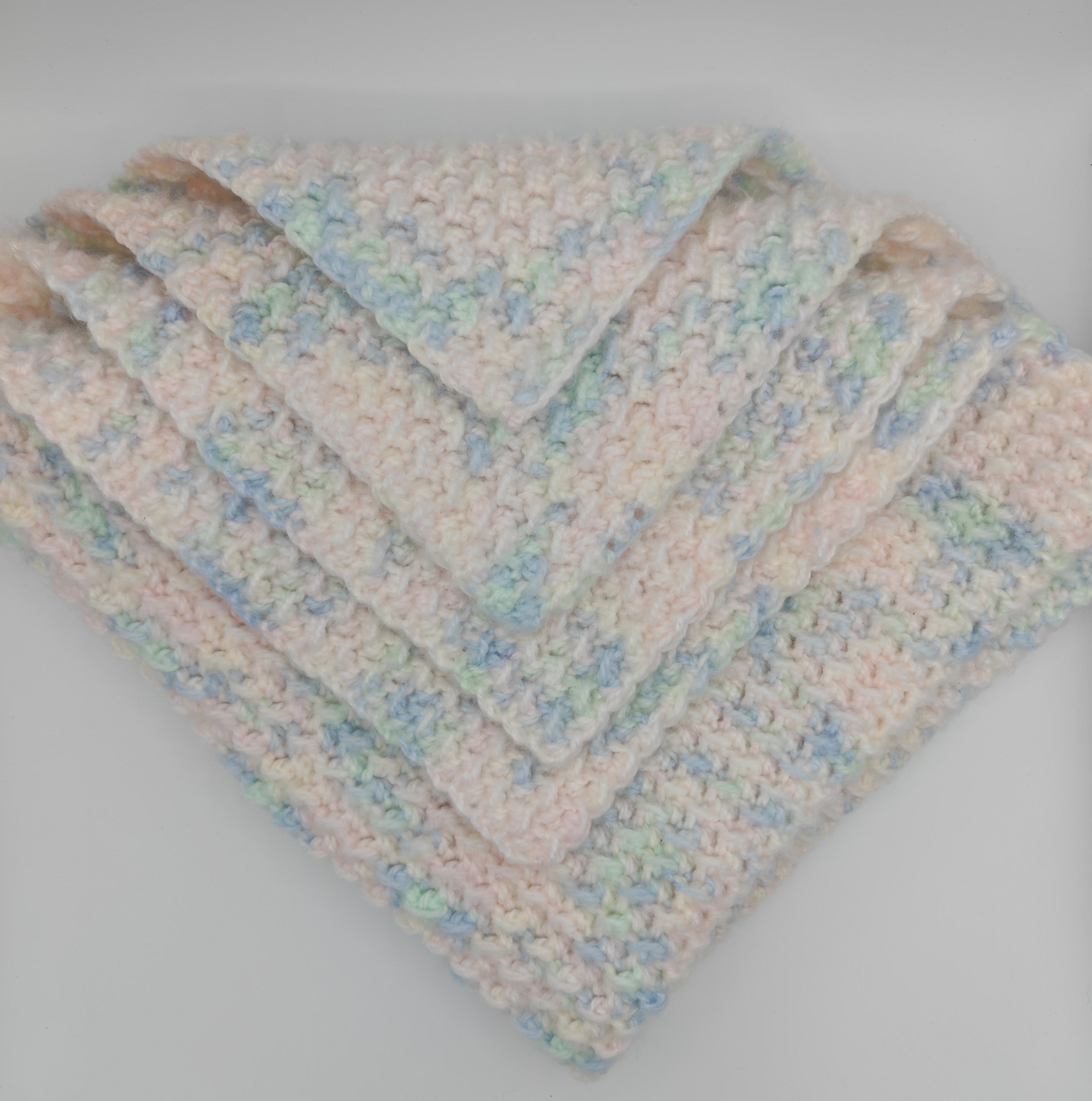 Handgehäkelte Babydecke 70x75 cm | Weiche Häkeldecke in Pastell, Geschenk zur Geburt