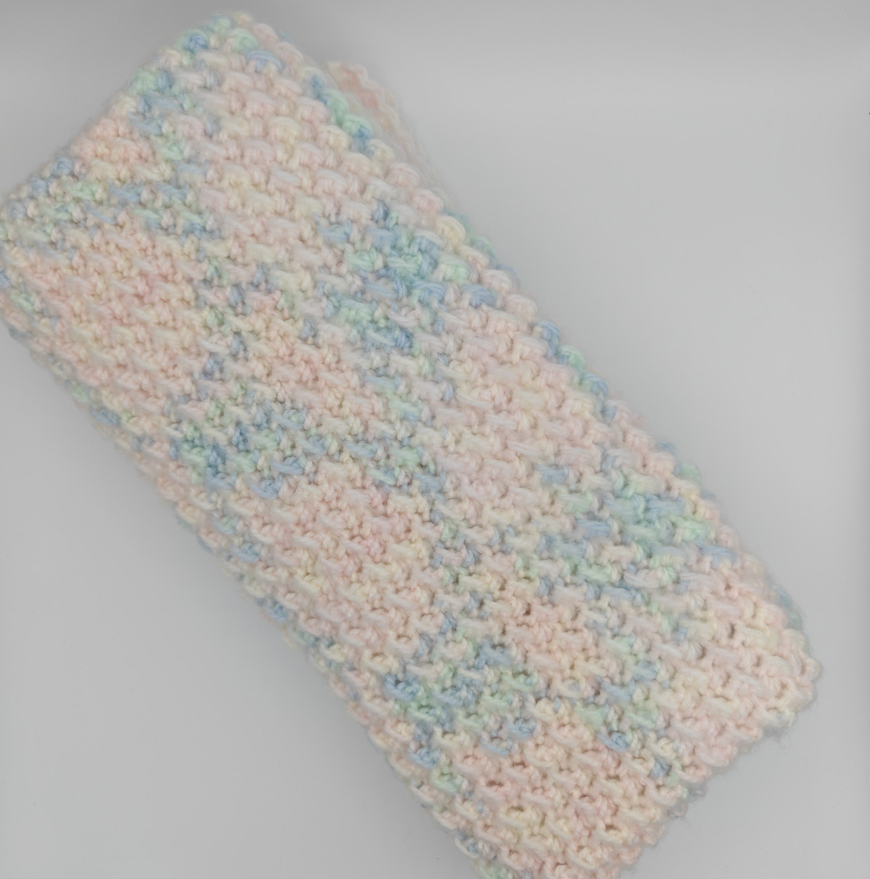Handgehäkelte Babydecke 70x75 cm | Weiche Häkeldecke in Pastell, Geschenk zur Geburt