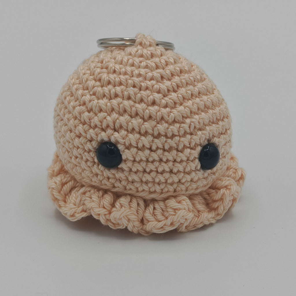 Handgehäkelter Oktopus Schlüsselanhänger – handgemachtes Amigurumi