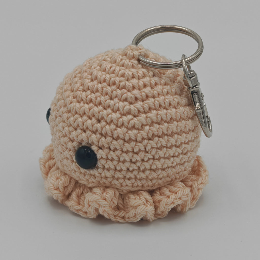 Handgehäkelter Oktopus Schlüsselanhänger – handgemachtes Amigurumi