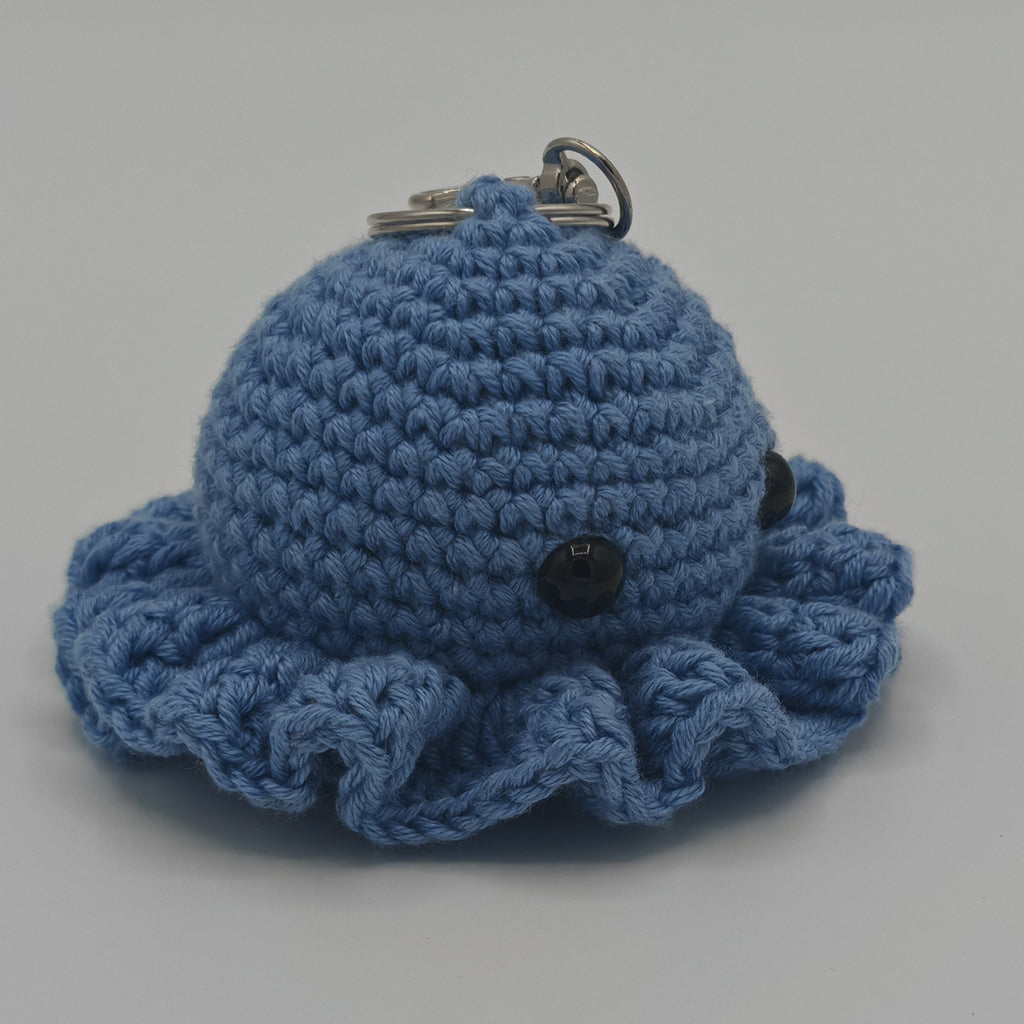 Handgehäkelter Oktopus Schlüsselanhänger – handgemachtes Amigurumi