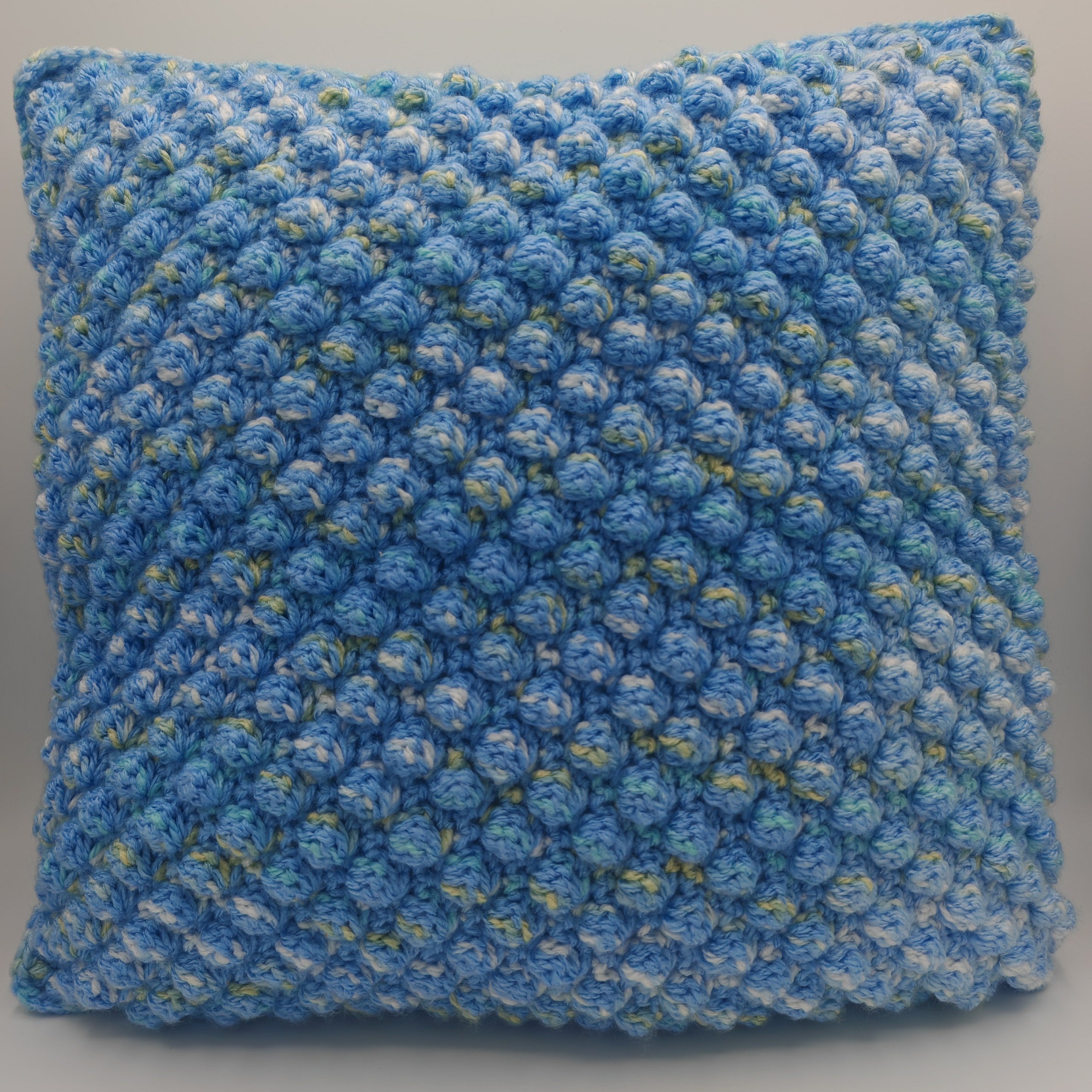 Handgehäkeltes Kissen- & Decken-Set Blau | Struktur Häkeldecke mit Kissen | Handmade Wohnaccessoire | Sofadecke Set Unikat